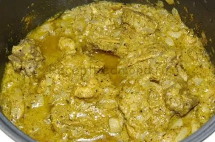 Сациві з курки в мультиварці Редмонд