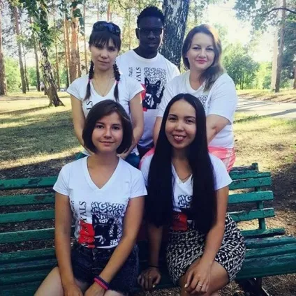 Відправляти чи сучасних дітей в дитячий табір (табір) Відправляти чи сучасних дітей в дитячий табір