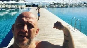 Сергій лазарев просить ради про нову стрижку (сергей лазарев) Сергій лазарев просить ради про нову стрижку