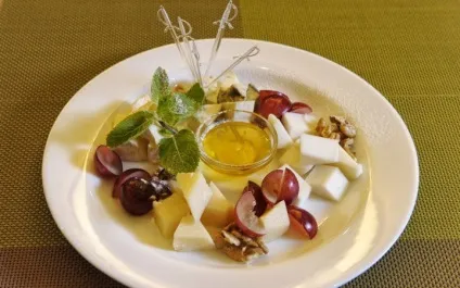 Сир з медом рецепти корисного і смачного десерту (приготування сиру медом) Сир з медом рецепти корисного і смачного десерту