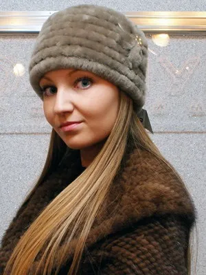 З яким головним убором носити норкову шубу - поради експертів