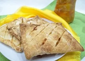 Листкові конвертики з яблуками