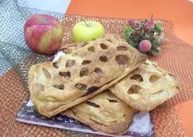 Листкові конвертики з яблуками