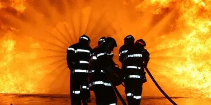 Слова на тему fire fighting (пожежна справа) англійською з транскрипцією і перекладом (справа) Слова на тему fire fighting (пожежна справа) англійською з транскрипцією і перекладом