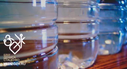 Скільки води потрібно випивати в день взимку і влітку