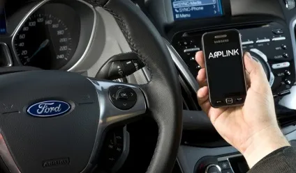 Смартнітоли як керувати автомобілем за допомогою телефону () Смартнітоли як керувати автомобілем за допомогою телефону