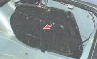Зняття, розбирання та встановлення бензобака автомобіль ВАЗ 2106 (автомобіль) Зняття, розбирання та встановлення бензобака автомобіль ВАЗ 2106