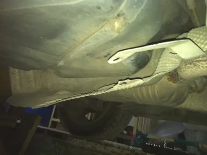 Зняття паливного бака в автомобілі ford focus 2 (бака) Зняття паливного бака в автомобілі ford focus 2