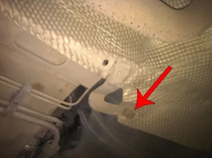 Зняття паливного бака в автомобілі ford focus 2 (3) Зняття паливного бака в автомобілі ford focus 2