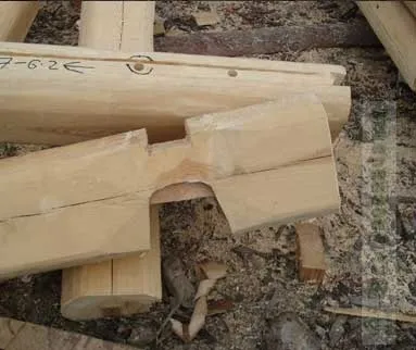 З'єднання вінців зрубу, переруби в кутах будинку (затес) З'єднання вінців зрубу, переруби в кутах будинку