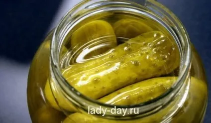 Солоні огірки в банках холодним способом без оцту, прості рецепти з фото (банки) Солоні огірки в банках холодним способом без оцту, прості рецепти з фото