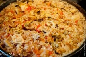 Паелья з куркою і морепродуктами (паелья) Паелья з куркою і морепродуктами