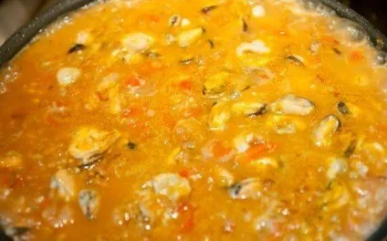 Паелья з куркою і морепродуктами - покроковий рецепт з фото на (кухарі) Паелья з куркою і морепродуктами - покроковий рецепт з фото на