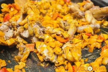 Паелья з куркою і морепродуктами - класичний іспанський рецепт з фото приготування (іспанська паелья з морепродуктами і куркою) Паелья з куркою і морепродуктами - класичний іспанський рецепт з фото приготування