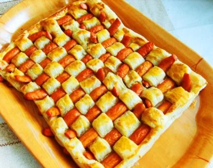 Сосиски в листковому тісті - рецепти з фото (листковому) Сосиски в листковому тісті - рецепти з фото