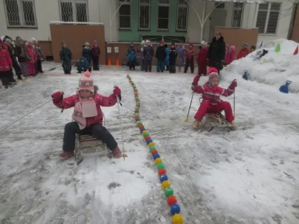 Спортивна розвага на вулиці «наші сани, їдуть самі» (для вихователів) Спортивна розвага на вулиці «наші сани, їдуть самі»