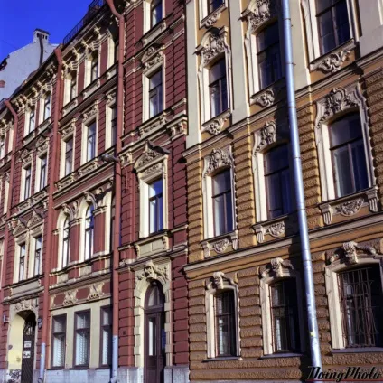 Середній формат задешево