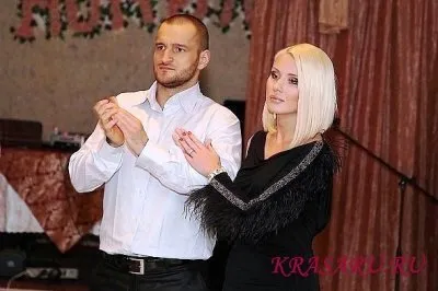 Стрижка каре насти Ковальової і новий роман дівчини (Ковальової) Стрижка каре насти Ковальової і новий роман дівчини