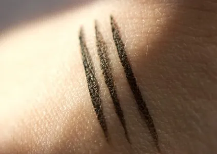 Стійка кремова підводка для очей chanel - calligraphie de chanel - 65 hyperblack, kristina