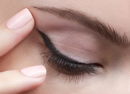 Стійка кремова підводка для очей chanel - calligraphie de chanel - 65 hyperblack, kristina