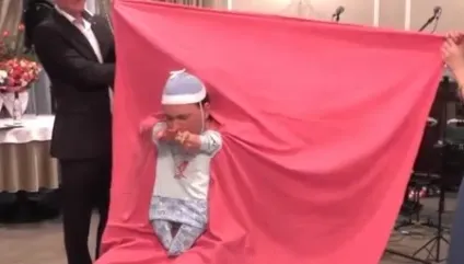 Сценка малюк - конкурси відео, смішні сценки (голова) Сценка малюк - конкурси відео, смішні сценки