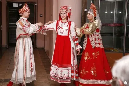 Весільні сукні в слов'янському стилі моделі і фасони давньоукраїнських нарядів з фото