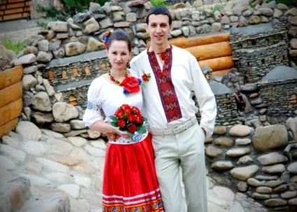 Весільні сукні в слов'янському стилі (національні) Весільні сукні в слов'янському стилі