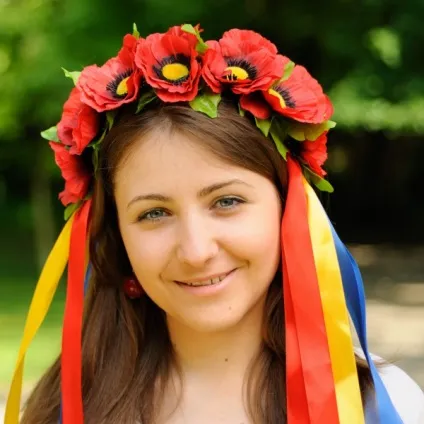Весільні сукні в українському стилі з вишивкою (вишивкою) Весільні сукні в українському стилі з вишивкою