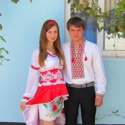 Весільні сукні в українському стилі з вишивкою (українському) Весільні сукні в українському стилі з вишивкою