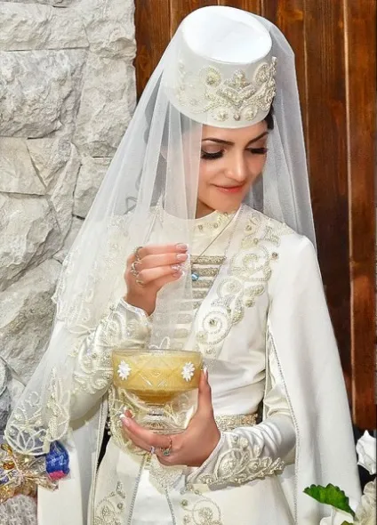 Весільні сукні від Ізольди Гогічаєва - аланіяінформ (Ізольди) Весільні сукні від Ізольди Гогічаєва - аланіяінформ