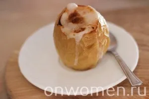 Печені яблука з цукром в духовці рецепт з фото
