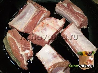 Свинячі реберця з рисом