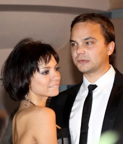 Світла Свєтікова чекає дитину від близького друга Плющенко (друга) Світла Свєтікова чекає дитину від близького друга Плющенко