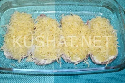 Свинина з ананасами і сиром в духовці (сиром) Свинина з ананасами і сиром в духовці