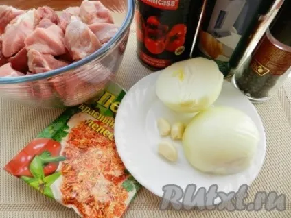 Свинина, тушкована з помідорами - рецепт з фото