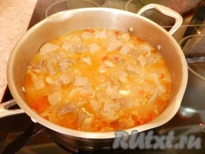 Свинина, тушкована з помідорами - рецепт з фото