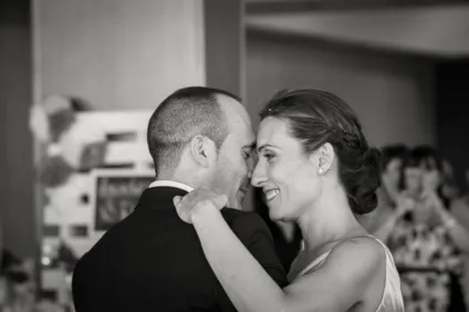 Топ-10 пісень для першого весільного танцю - weddingmagazine (весільного) Топ-10 пісень для першого весільного танцю - weddingmagazine