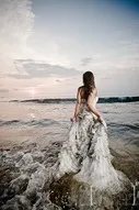 Тренд «trash the dress» або плаття в мотлох! (Trash) Тренд «trash the dress» або плаття в мотлох!
