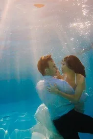 Тренд «trash the dress» або плаття в мотлох! (Trash) Тренд «trash the dress» або плаття в мотлох!