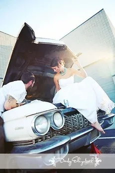 Тренд «trash the dress» або плаття в мотлох! (Trash) Тренд «trash the dress» або плаття в мотлох!