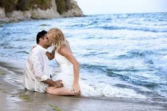 Тренд «trash the dress» або плаття в мотлох! (Dress) Тренд «trash the dress» або плаття в мотлох!