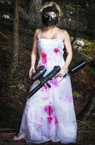 Тренд «trash the dress» або плаття в мотлох! (Trash) Тренд «trash the dress» або плаття в мотлох!