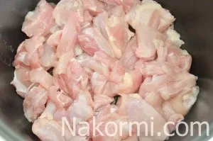 Тушкована курка з брокколі в мультиварці рецепт з фото