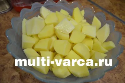 Тушкована картопля з сиром і м'ясом в мультиварці (м'ясом) Тушкована картопля з сиром і м'ясом в мультиварці