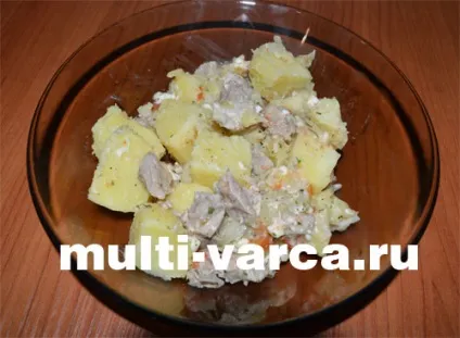 Тушкована картопля з сиром і м'ясом в мультиварці (м'ясом) Тушкована картопля з сиром і м'ясом в мультиварці