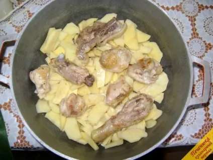 Тушкована картопля з курячим стегенцем (покроковий рецепт з фото) (рецепт) Тушкована картопля з курячим стегенцем (покроковий рецепт з фото)