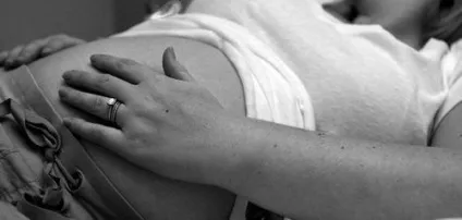 Тяжкість внизу живота на ранніх термінах вагітності, вагітність на ранніх термінах (внизу) Тяжкість внизу живота на ранніх термінах вагітності, вагітність на ранніх термінах