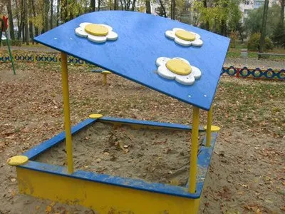 Пісочниця своїми руками на дачі з кришкою і без (відео фото)