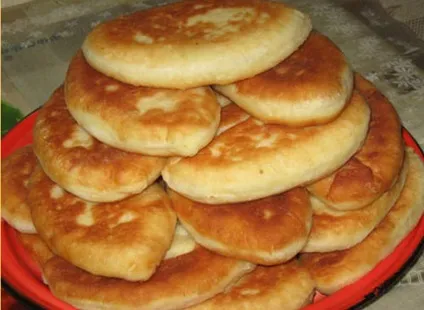 Пиріжки смажені на сковороді рецепт з фото начинки для пиріжків, тісто на кефірі, випічка на (пиріжки) Пиріжки смажені на сковороді рецепт з фото начинки для пиріжків, тісто на кефірі, випічка на