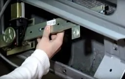 Установка електросклопід'ємників на ниву